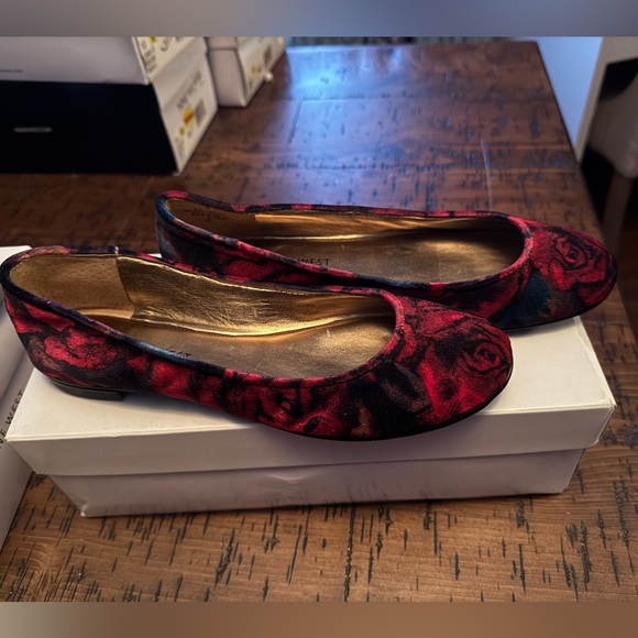 Our Loves Velvet Ballet Flats - Picture 4 of 8